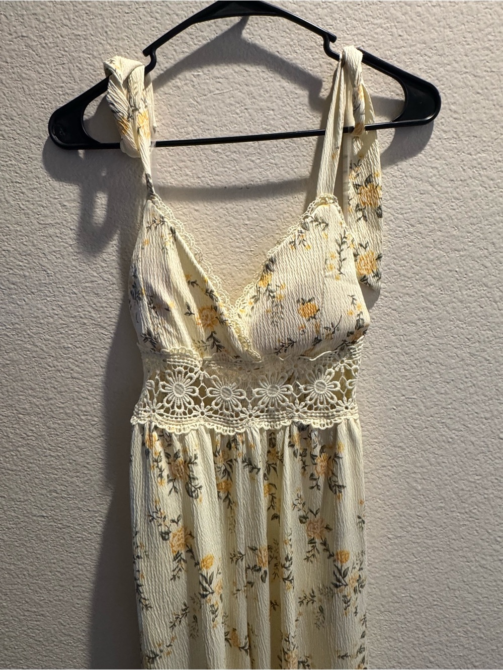Women’s Floral Lace-Trim Slip Dress, Cream with Yellow Floral halter pant suit